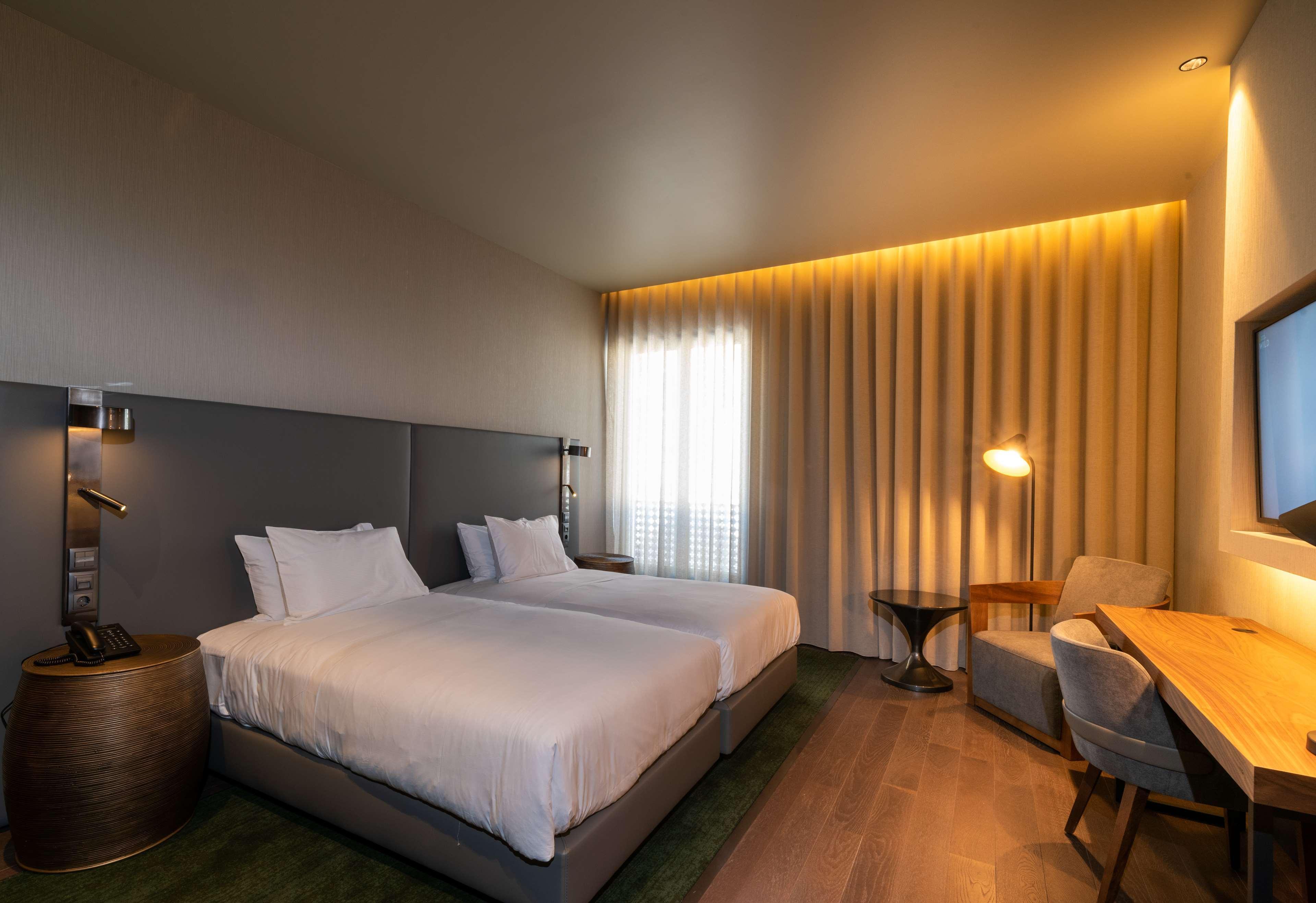 فندق Hilton Porto Gaia فيلا نوفا دي غايا المظهر الخارجي الصورة A room at the hotel