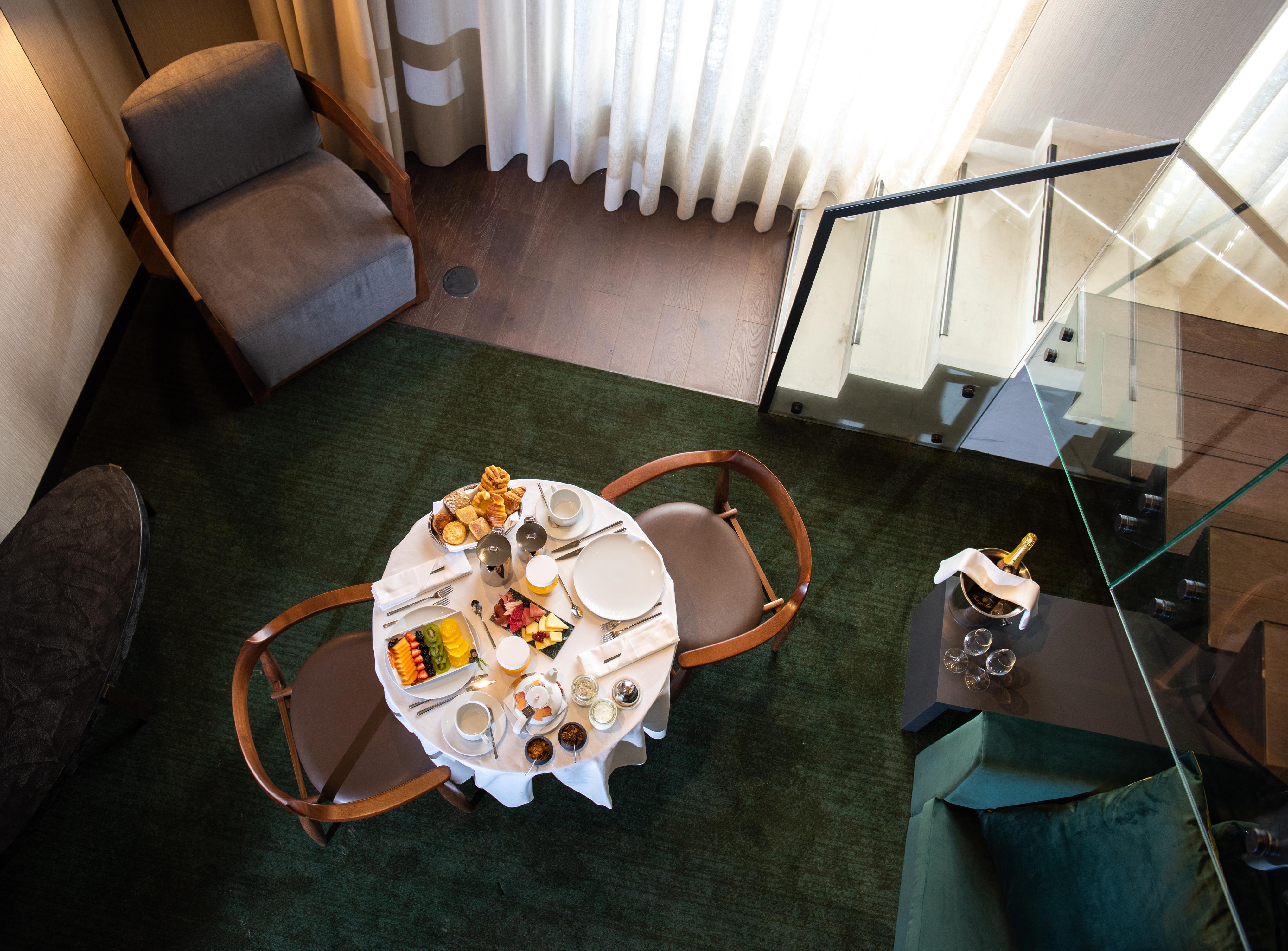 فندق Hilton Porto Gaia فيلا نوفا دي غايا المظهر الخارجي الصورة A table set for afternoon tea