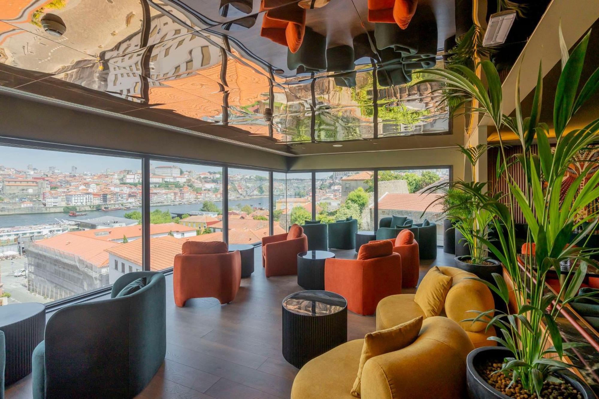 فندق Hilton Porto Gaia فيلا نوفا دي غايا المظهر الخارجي الصورة The lounge at the airport