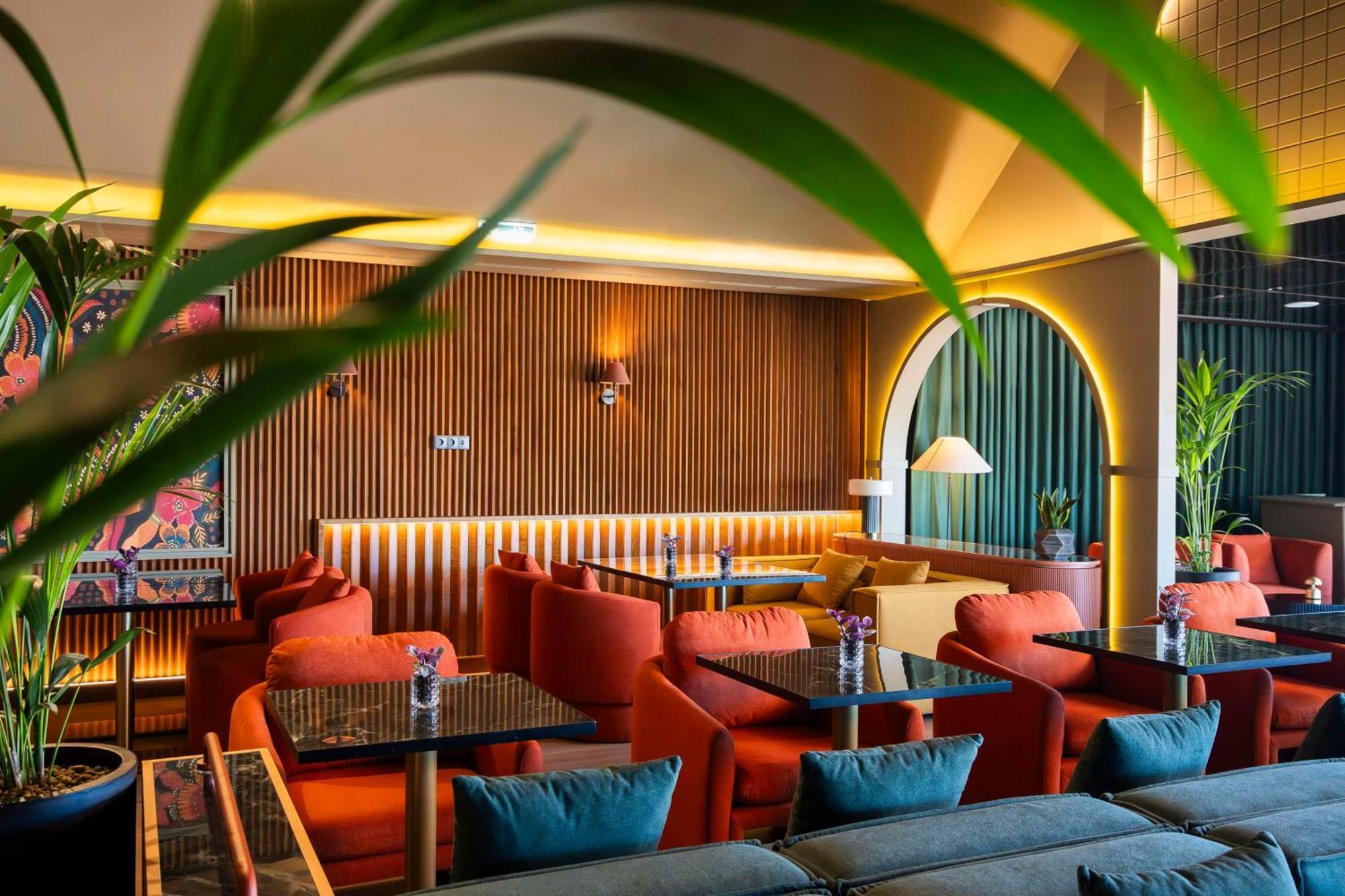 فندق Hilton Porto Gaia فيلا نوفا دي غايا المظهر الخارجي الصورة The interior of the lounge
